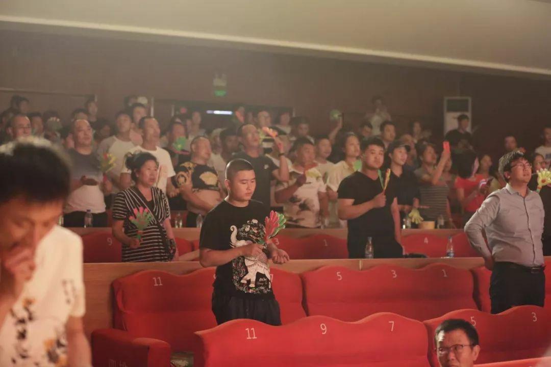 父母对孩子的态度决定了孩子未来是走进大学还是监狱，大家认同吗？